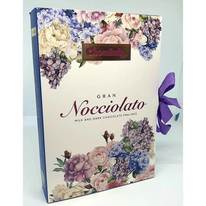 Chocolady Könyv Olasz Tej- és Étcsokoládé Praliné Mogyorókrémmel és Mogyoró Darabokkal Töltve 150g Chocolady Könyv Olasz Tej- és Étcsokoládé Praliné Mogyorókrémmel és Mogyoró Darabokkal Töltve 150g