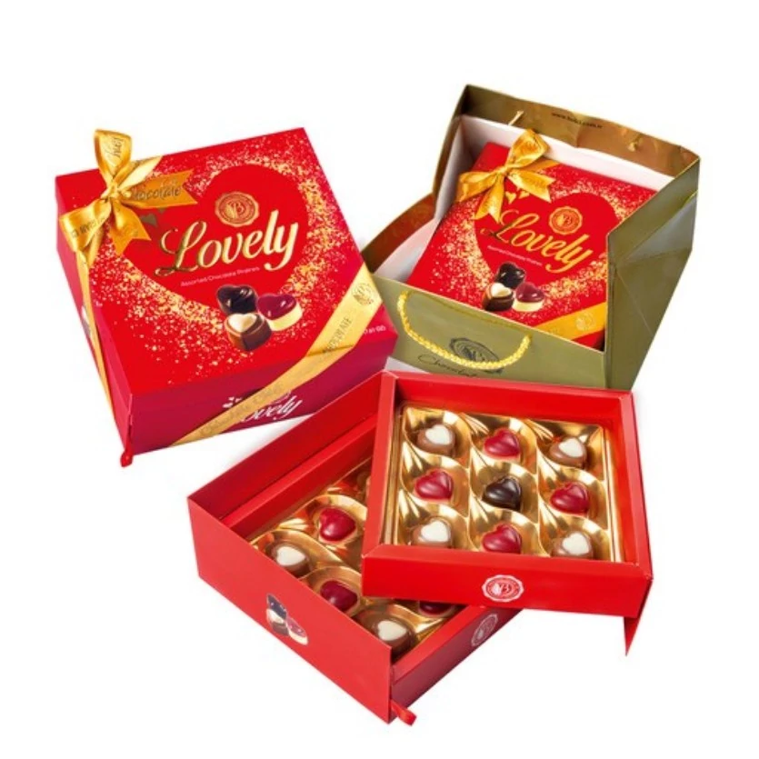 Lovely Praliné Válogatás  Díszdobozban Táskával 216g